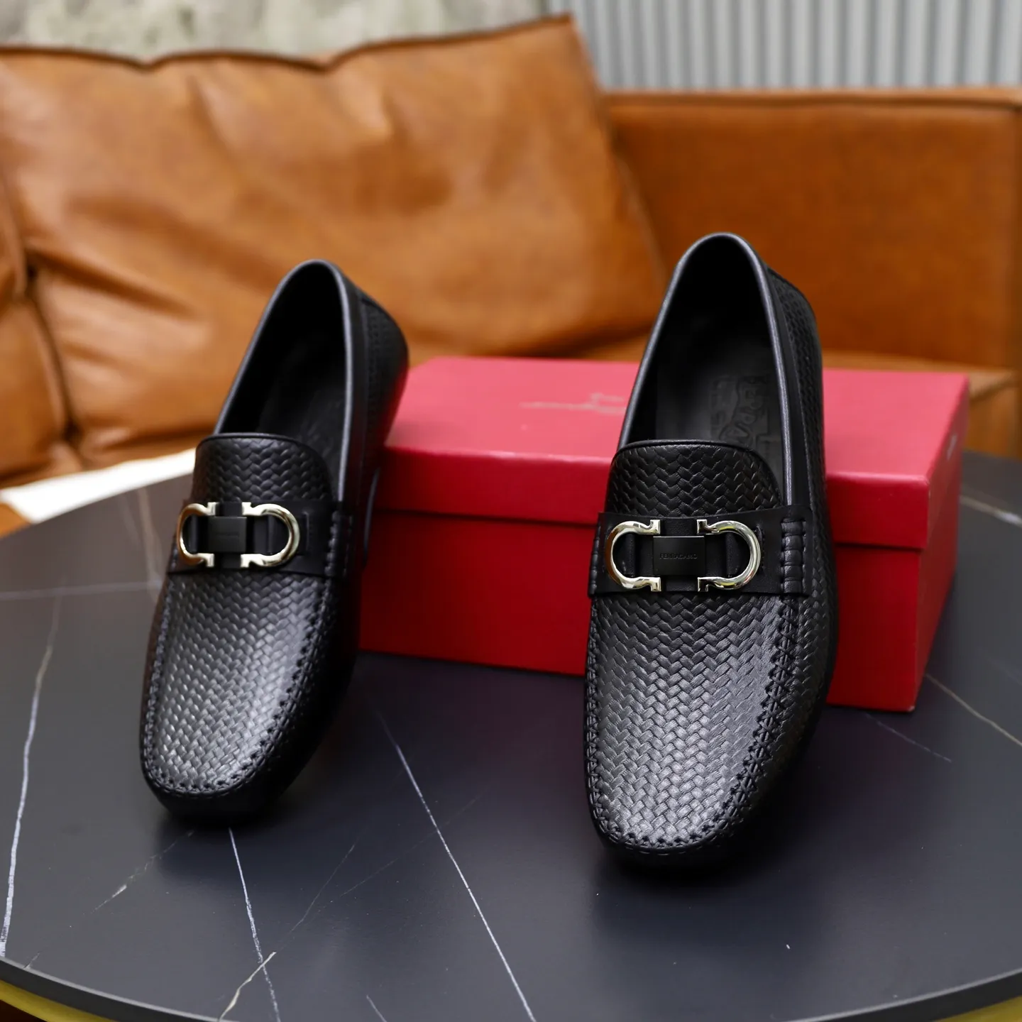 Ex-factory price: 480💰🙅‍♂️🙅‍♂️🙅‍♂️Niuli Brand: Ferragamo Standard code: Men's code 38/44 (45 customized) Grade: Same as the official website Material: Original imported cowhide leather lining Original wear-resistant lightweight outsole Style category: Men's casual slip-on shoes Bean shoes Distinguished luxury brand elements top luxury Color: actual picture color